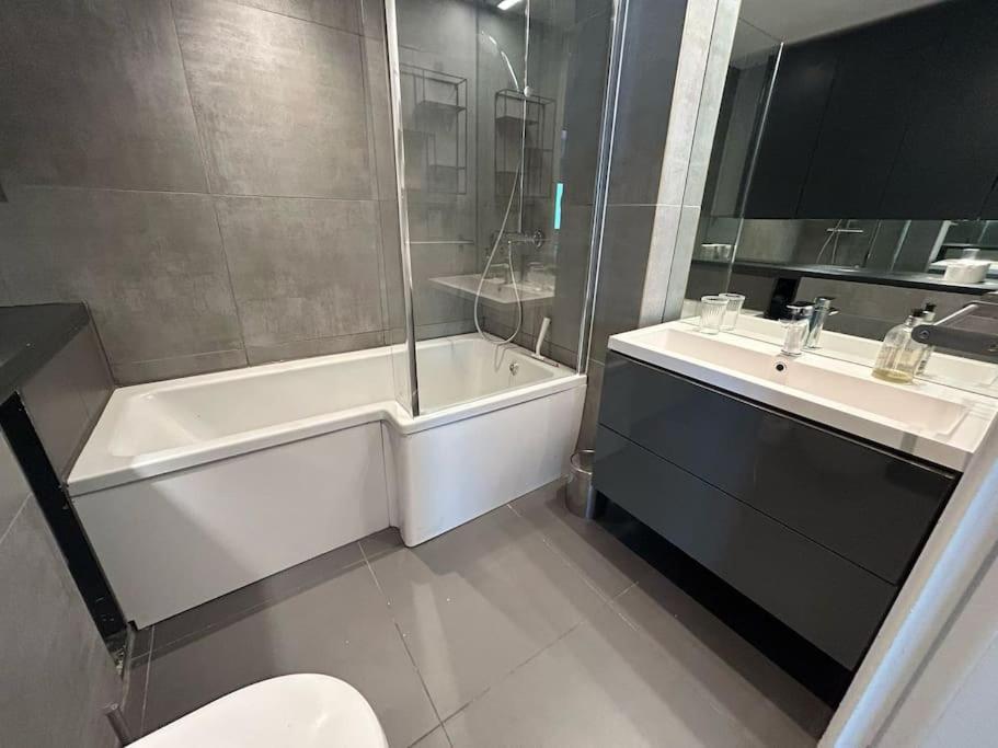 Appartement Modern 2-bed 5 Mins From Bridge Londres